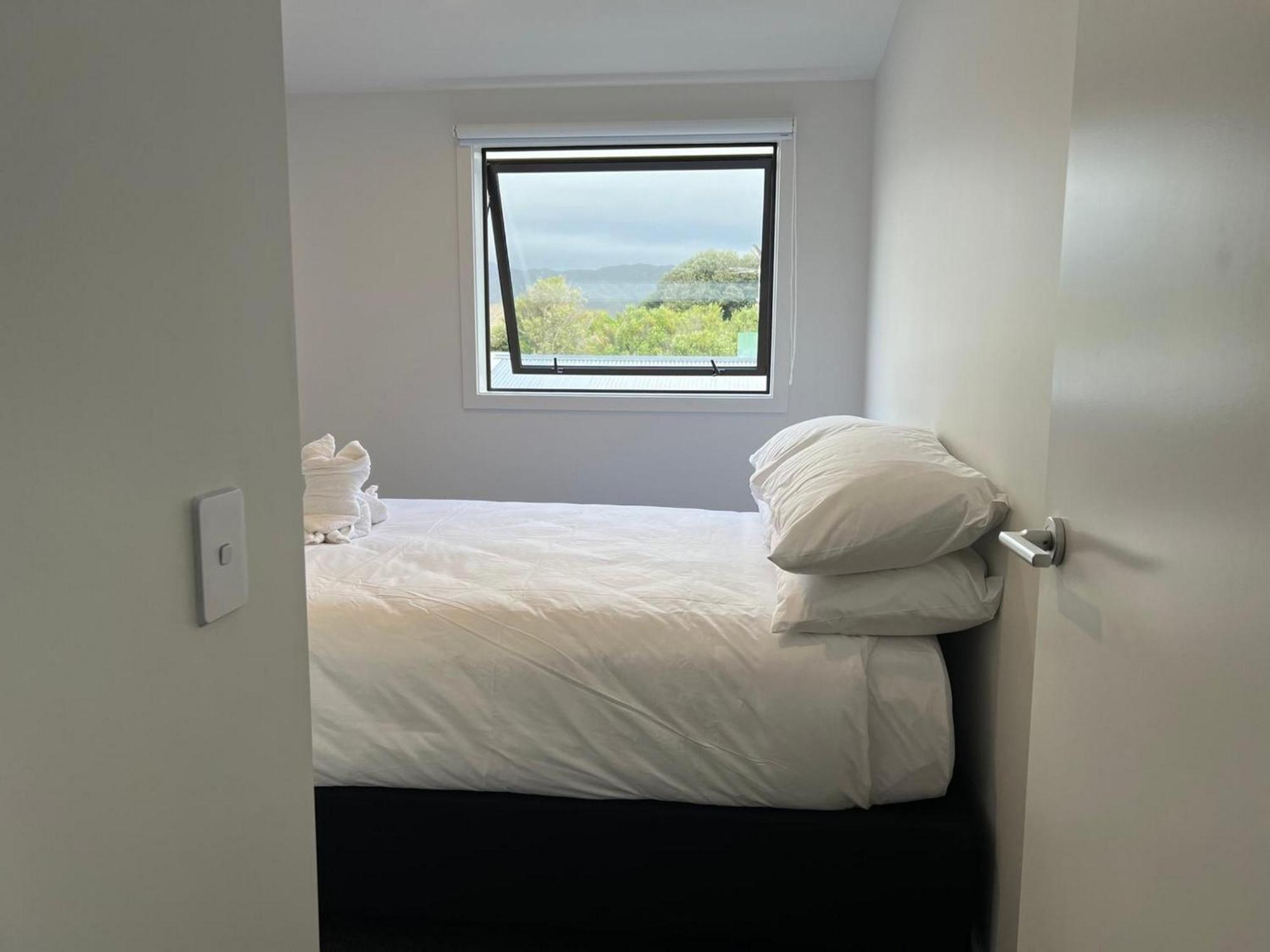 Central Modern 3-Bedroom,3- Bathroom House With Patio And Carpark- Lower Hutt City Centre Ngoại thất bức ảnh