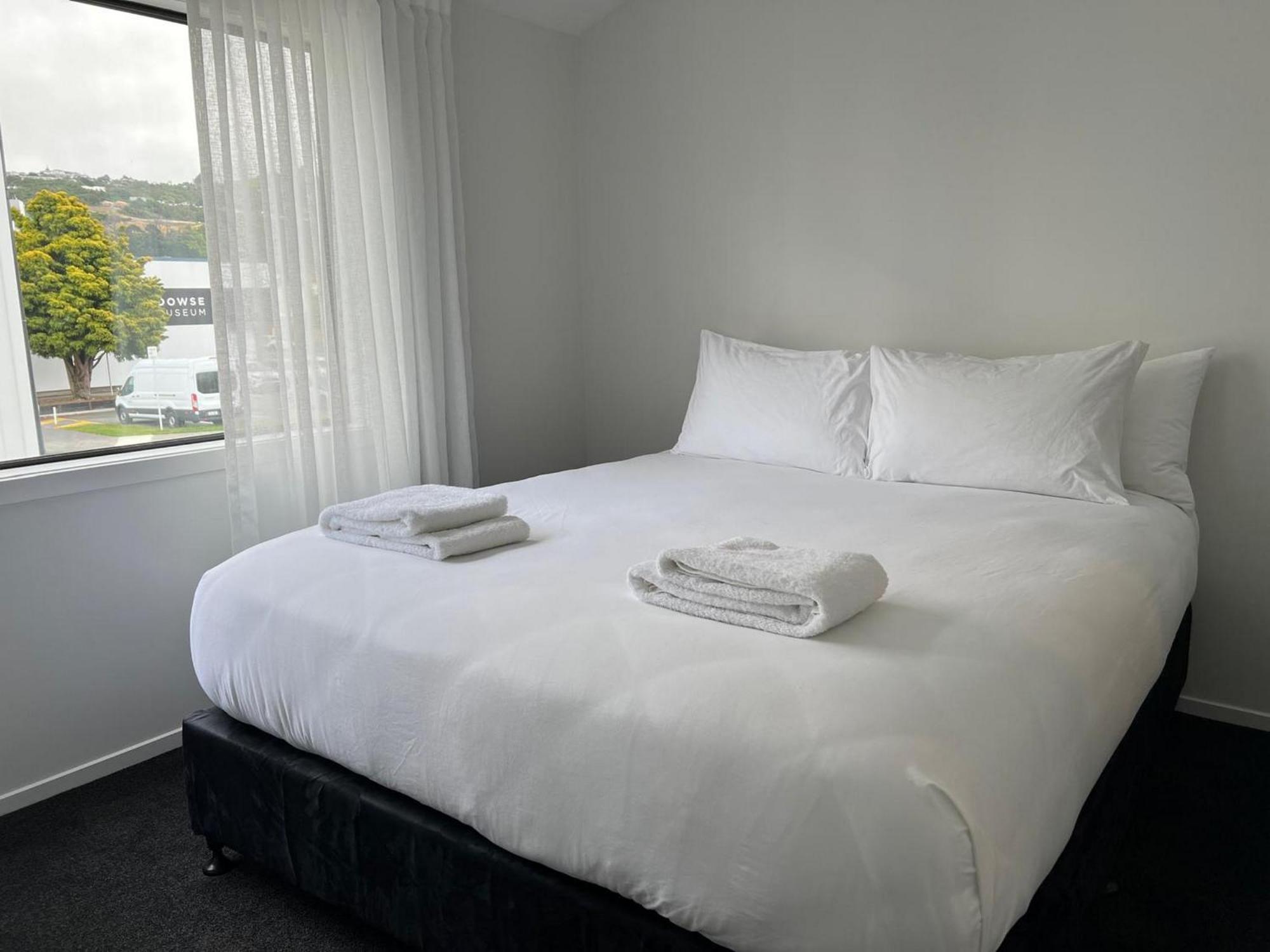 Central Modern 3-Bedroom,3- Bathroom House With Patio And Carpark- Lower Hutt City Centre Ngoại thất bức ảnh