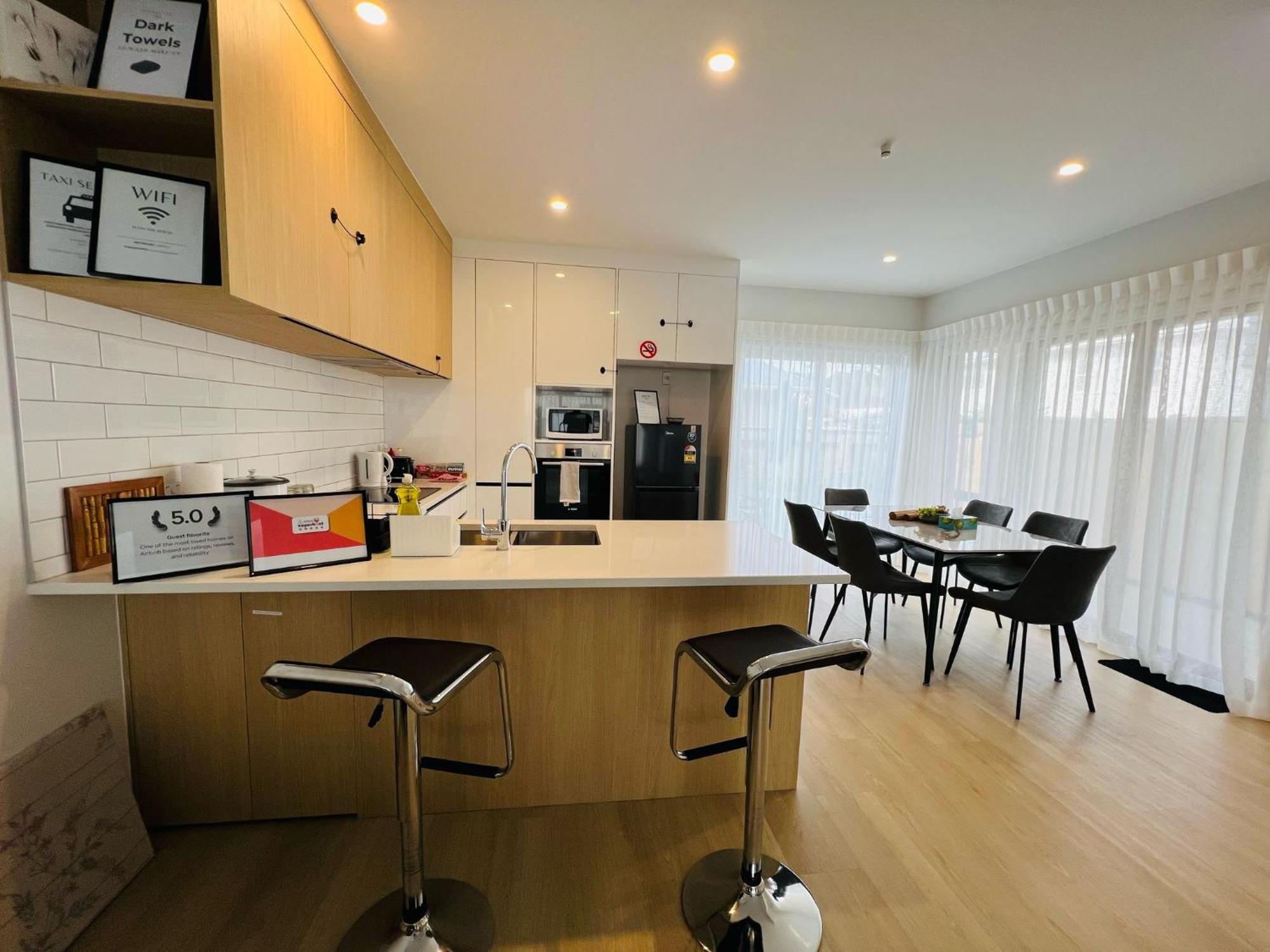 Central Modern 3-Bedroom,3- Bathroom House With Patio And Carpark- Lower Hutt City Centre Ngoại thất bức ảnh
